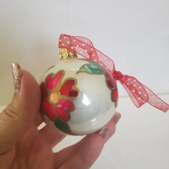 Vintage Hand painted glass Ornament - Picture 3 of 7